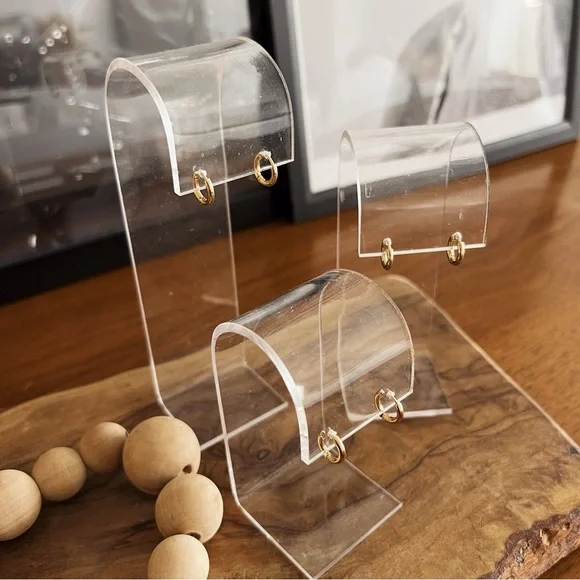 18K GOLD PLATED MINI HOOPS - Picture 5 of 6